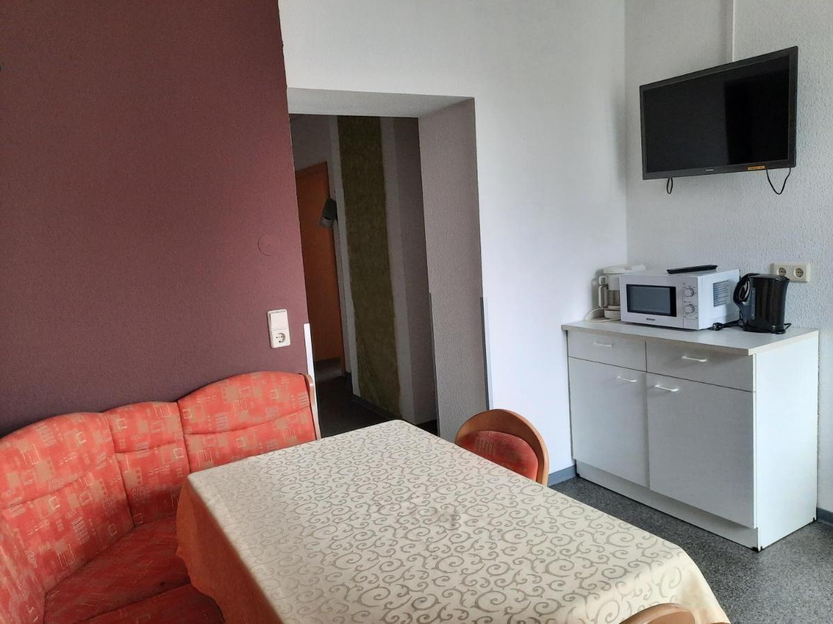 Fewo Finsterwalde Hostel Ngoại thất bức ảnh