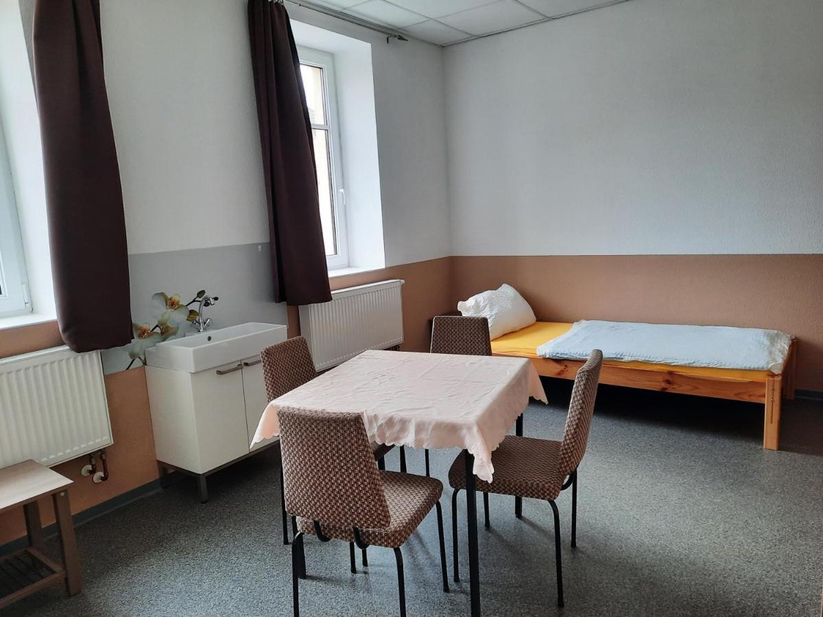 Fewo Finsterwalde Hostel Ngoại thất bức ảnh